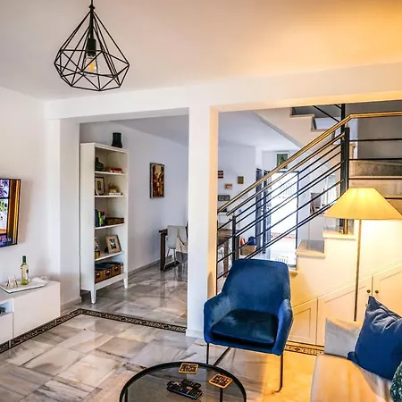 Newly Remodeled Townhouse Walking Distance * Sitio de Calahonda