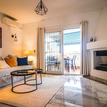 Newly Remodeled Townhouse Walking Distance
